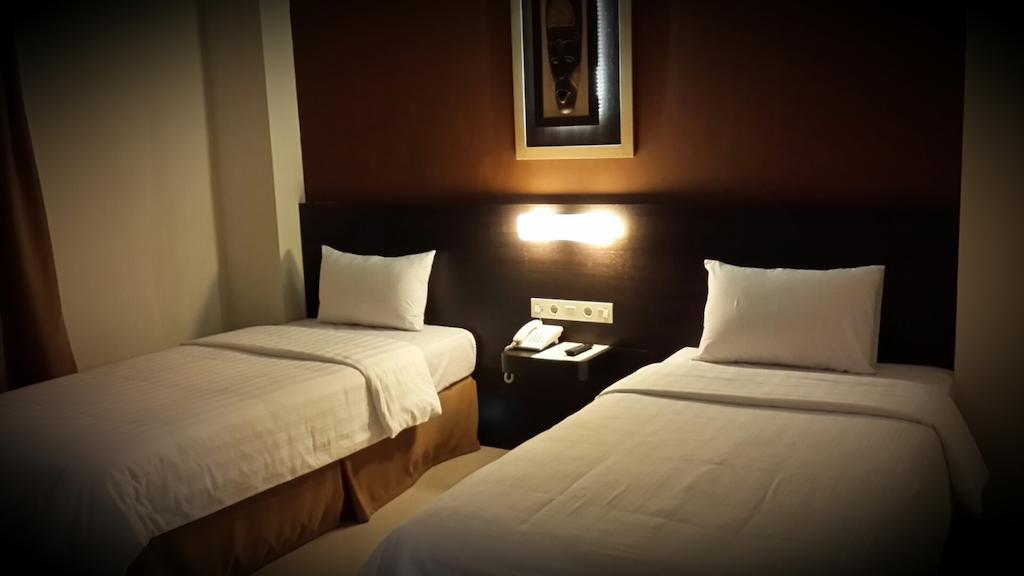 The Waigo Hotel Sorong Bagian luar foto